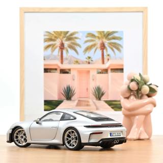 Porsche 911 GT3 w/Touring Pack 2025 GT-Silvermetallic  Norev 1:18 Metallmodell 2 Türen und vordere Haube zu öffnen!