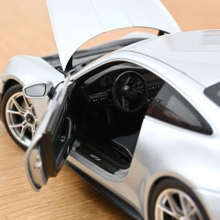 Porsche 911 GT3 w/Touring Pack 2025 GT-Silvermetallic  Norev 1:18 Metallmodell 2 Türen und vordere Haube zu öffnen!