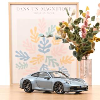 Porsche 911 Carrera 2025 964polarsilvermetallic  Norev 1:18 Metallmodell 2 Türen und 1 Haube zu öffnen!