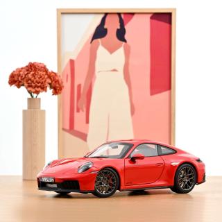 Porsche 911 Carrera 4 GTS 2025 Guards Red  Norev 1:18 Metallmodell 2 Türen und 1 Haube zu öffnen!