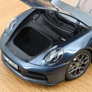 Porsche 911 Carrera Cabriolet 2025 Yachtingbluemetallic  Norev 1:18 Metallmodell 2 Türen und 1 Haube zu öffnen!