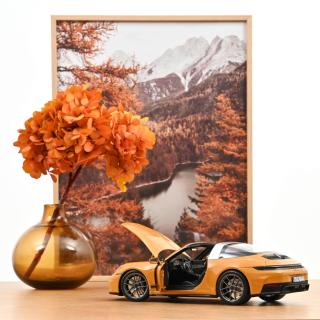 Porsche 911 Targa 4 GTS 2025 Bahama Yellow  Norev 1:18 Metallmodell 2 Türen und 1 Haube zu öffnen!