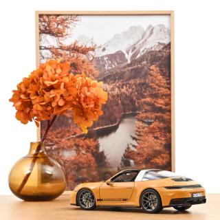 Porsche 911 Targa 4 GTS 2025 Bahama Yellow  Norev 1:18 Metallmodell 2 Türen und 1 Haube zu öffnen!