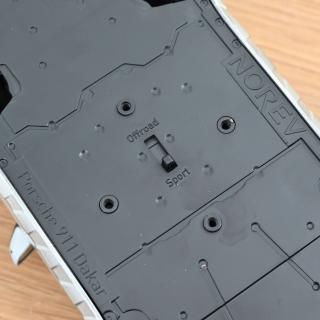 Porsche 911 Dakar 2023 Ice Grey Metallic 1:18 Norev 1:18 Metallmodell 2 Türen und Kofferraum zu öffnen!