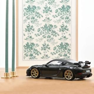 Porsche Cayman GT4 RS w/Weissach Pack 2023 Brewster Green  Norev 1:18 Metallmodell 2 Türen, Motorhaube und Kofferraum zu öffnen!