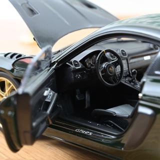 Porsche Cayman GT4 RS w/Weissach Pack 2023 Brewster Green  Norev 1:18 Metallmodell 2 Türen, Motorhaube und Kofferraum zu öffnen!
