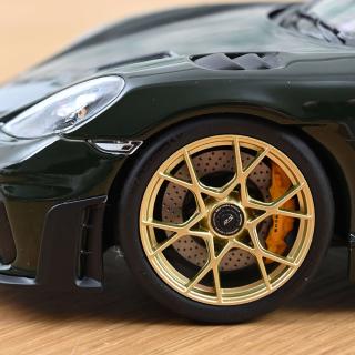 Porsche Cayman GT4 RS w/Weissach Pack 2023 Brewster Green  Norev 1:18 Metallmodell 2 Türen, Motorhaube und Kofferraum zu öffnen!