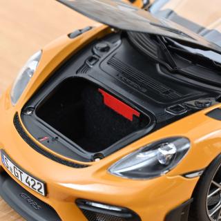 Porsche Cayman GT4 RS w/Weissach 2023 Bahama Yellow Pack  Norev 1:18 Metallmodell 2 Türen, Motorhaube und Kofferraum zu öffnen!