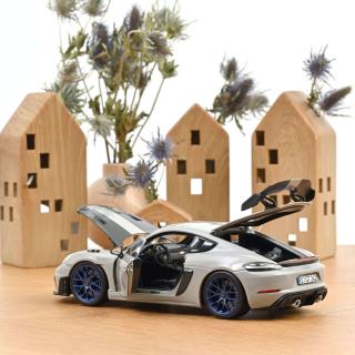 Lieferbar ab 27.01.2026 Porsche Cayman GT4 RS w/Weissach Pack 2023 Chalk  Norev 1:18 Metallmodell 2 Türen, Motorhaube und Kofferraum zu öffnen!