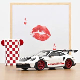 Porsche 911 GT3 RS w/Weissach Pack 2022 White/Pyro Red Norev 1:18 Metallmodell 2 Türen und vordere Haube zu öffnen!