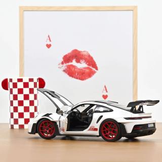 Porsche 911 GT3 RS w/Weissach Pack 2022 White/Pyro Red Norev 1:18 Metallmodell 2 Türen und vordere Haube zu öffnen!