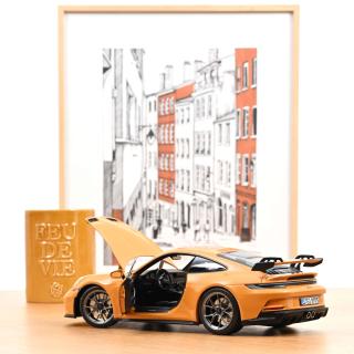 Porsche 911 GT3 2021 Bahama Yellow 1:18 Norev 1:18 Metallmodell (2 Türen und Kofferraum zu öffnen!)