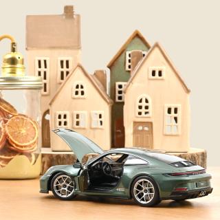 Porsche 911 S/T 2023 Malachite green metallic 1:18 Norev 1:18 Metallmodell 2 Türen und 1 Haube  zu öffnen!