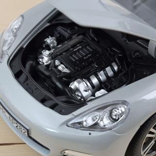 Porsche Panamera Turbo 2009 Silver   Norev 1:18 Metallmodell 4 Türen, Motorhaube und Kofferraum zu öffnen!