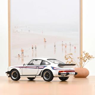 Porsche 911 Turbo 3.3 1980 White    Norev 1:18 Metallmodell 2 Türen, Motorhaube und Kofferraum zu öffnen!