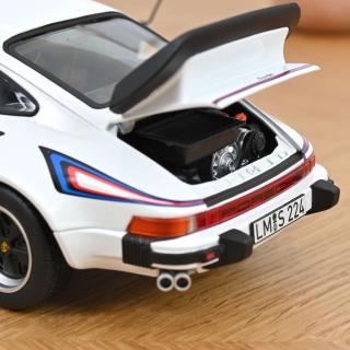 Porsche 911 Turbo 3.3 1980 White    Norev 1:18 Metallmodell 2 Türen, Motorhaube und Kofferraum zu öffnen!