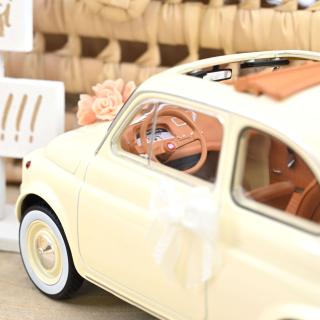 Fiat 500 L 1968 Ivory Wedding Gift  Norev 1:18 Metallmodell (Überarbeitete Version - Türen/Hauben nicht zu öffnen!)