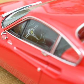 Ferrari Dino 246 GT 1968 Red   Norev 1:18 Metallmodell (Türen/Hauben nicht zu öffnen!)