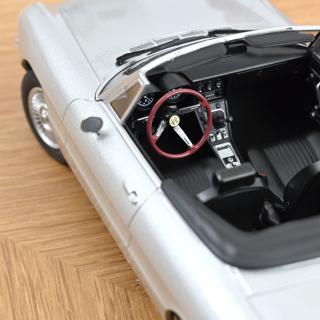 Alfa Romeo 2000 Spider 1973 Silvergrey metallic 1:18 Norev 1:18 Metallmodell (Türen/Hauben nicht zu öffnen!)