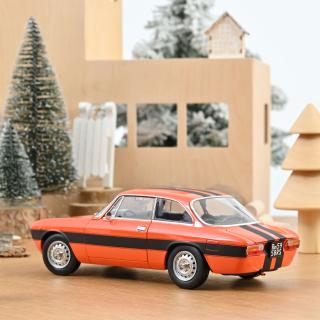 Alfa Romeo 2000 GTV 1973 Orange 1:18 Norev 1:18 Metallmodell 2 Türen, Motorhaube und Kofferraum zu öffnen!