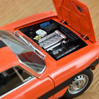 Alfa Romeo 2000 GTV 1973 Orange 1:18 Norev 1:18 Metallmodell 2 Türen, Motorhaube und Kofferraum zu öffnen!