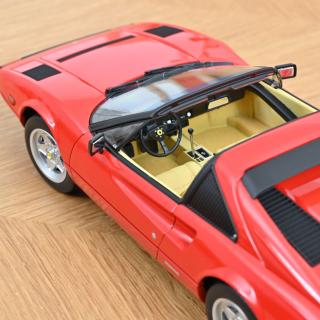 Ferrari 308 GTS 1982 - Red Norev 1:18 Metallmodell (Überarbeitete Version - Türen/Hauben nicht zu öffnen!)