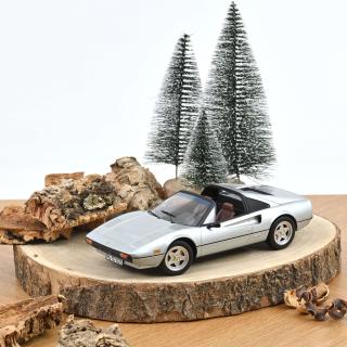 Lieferbar ab 27.01.2026 Ferrari 308 GTS 1982 Silver Norev 1:18 Metallmodell (Türen/Hauben nicht zu öffnen!)