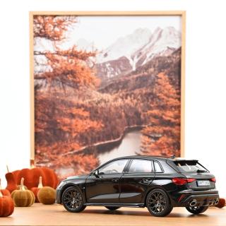 Audi RS 3 2025 Myth Black 1:18 Norev 1:18 Metallmodell 4 Türen, Motorhaube und Kofferraum zu öffnen!