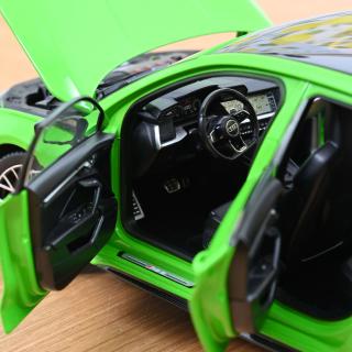 Audi RS 3 Sportback 2025 Kyalami Green  Norev 1:18 Metallmodell 4 Türen, Motorhaube und Kofferraum zu öffnen!