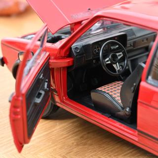 VW Golf GTI 1976 - Red Norev 1:18 Metallmodell  Wiederauflage