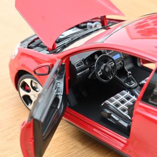 VW Golf VI GTI 2009 Tornadorot Norev 1:18 Metallmodell 2 Türen, Motorhaube und Kofferraum zu öffnen!