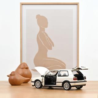 VW Golf GTI 1996 Candy White  Norev 1:18 Metallmodell 2 Türen, Motorhaube und Kofferraum zu öffnen!