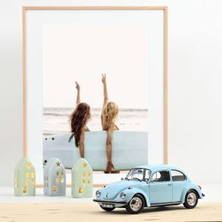VW Käfer 1303 1973 Light Blue Norev 1:18 Metallmodell (Türen/Hauben nicht zu öffnen!)