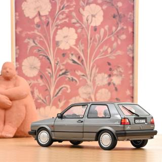VW Golf Champion 1989 Grey metallic  Norev 1:18 Metallmodell 2 Türen, Motorhaube und Kofferraum zu öffnen!