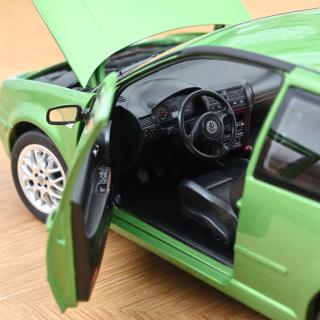 VW Golf GTI 1998 Cosmic Green metallic  Norev 1:18 Metallmodell 2 Türen, Motorhaube und Kofferraum zu öffnen!