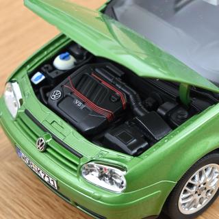 VW Golf GTI 1998 Cosmic Green metallic  Norev 1:18 Metallmodell 2 Türen, Motorhaube und Kofferraum zu öffnen!