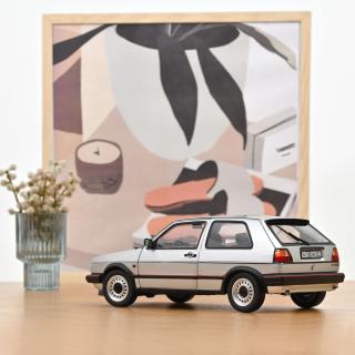 VW Golf GTI 1989 Diamond Silver  Norev 1:18 Metallmodell 2 Türen, Motorhaube und Kofferraum zu öffnen!