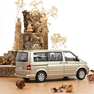 VW Volkswagen  Multivan 2003 Wheat Beige metallic  Norev 1:18 Metallmodell (3 Türen und Kofferraum zu öffnen!)
