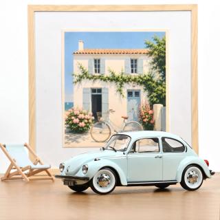 VW 1303 1973 Pastell Blau Norev 1:18 Metallmodell (Türen/Hauben nicht zu öffnen!)