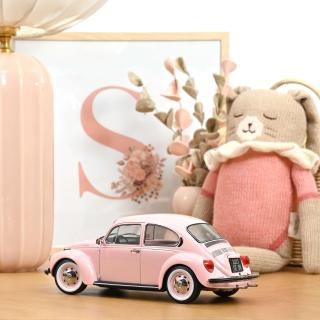 VW 1303 1973 Pastel Pink  Norev 1:18 Metallmodell (Türen/Hauben nicht zu öffnen!)