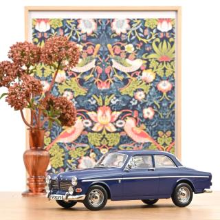 Volvo Amazon 1966 Midnight Blue Norev 1:18 Metallmodell (Türen/Hauben nicht zu öffnen!)