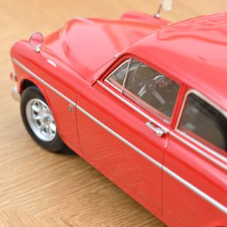 Volvo 123 GT 1968 Red  Norev 1:18 Metallmodell (Türen/Hauben nicht zu öffnen!)