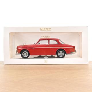 Volvo 123 GT 1968 Red  Norev 1:18 Metallmodell (Türen/Hauben nicht zu öffnen!)