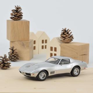 Chevrolet Corvette Coupe 1969 - Silver Norev 1:18 Metallmodell (Türen/Hauben nicht zu öffnen!)