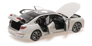 BMW i7 - 2022 - WHITE METALLIC Minichamps 1:18 Metallmodell mit zu öffnenden Türen und Haube(n)