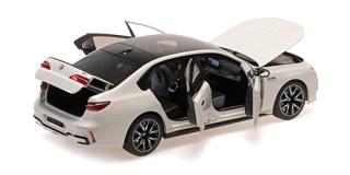BMW i7 M70 (G70) - 2024 - WHITE METALLIC Minichamps 1:18 Metallmodell mit zu öffnenden Hauben und Türen!