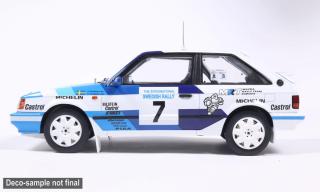 Mazda 323 4WD Turbo, Rally Schweden, 1989, #7, I.Carlsson/P.Carlsson MCG 1:18 Metallmodell, Türen und Hauben nicht zu öffnen