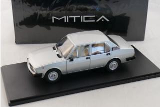 Alfa Romeo Alfetta Berlina 2000L - 1978 - silver 749 MITICA 1:18 Metallmodell (Vordertüren zu öffnen) MITICA 1:18 Metallmodell (Vordertüren zu öffnen)
