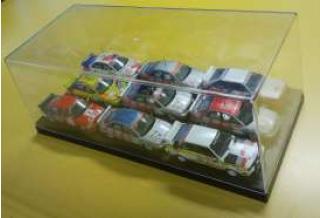 Voiture Miniature de Collection - TRIPLE 9 1/18 - BOITE-VITRINE