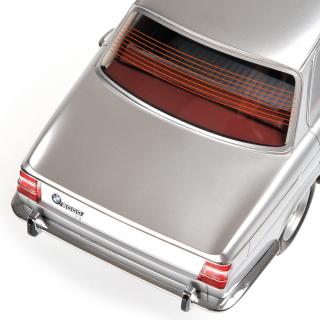 BMW 2000 TI - ICKX/HAHNE - WINNERS 24H SPA 1966 Minichamps 1:18 Resinemodell (Türen, Motorhaube... nicht zu öffnen!)